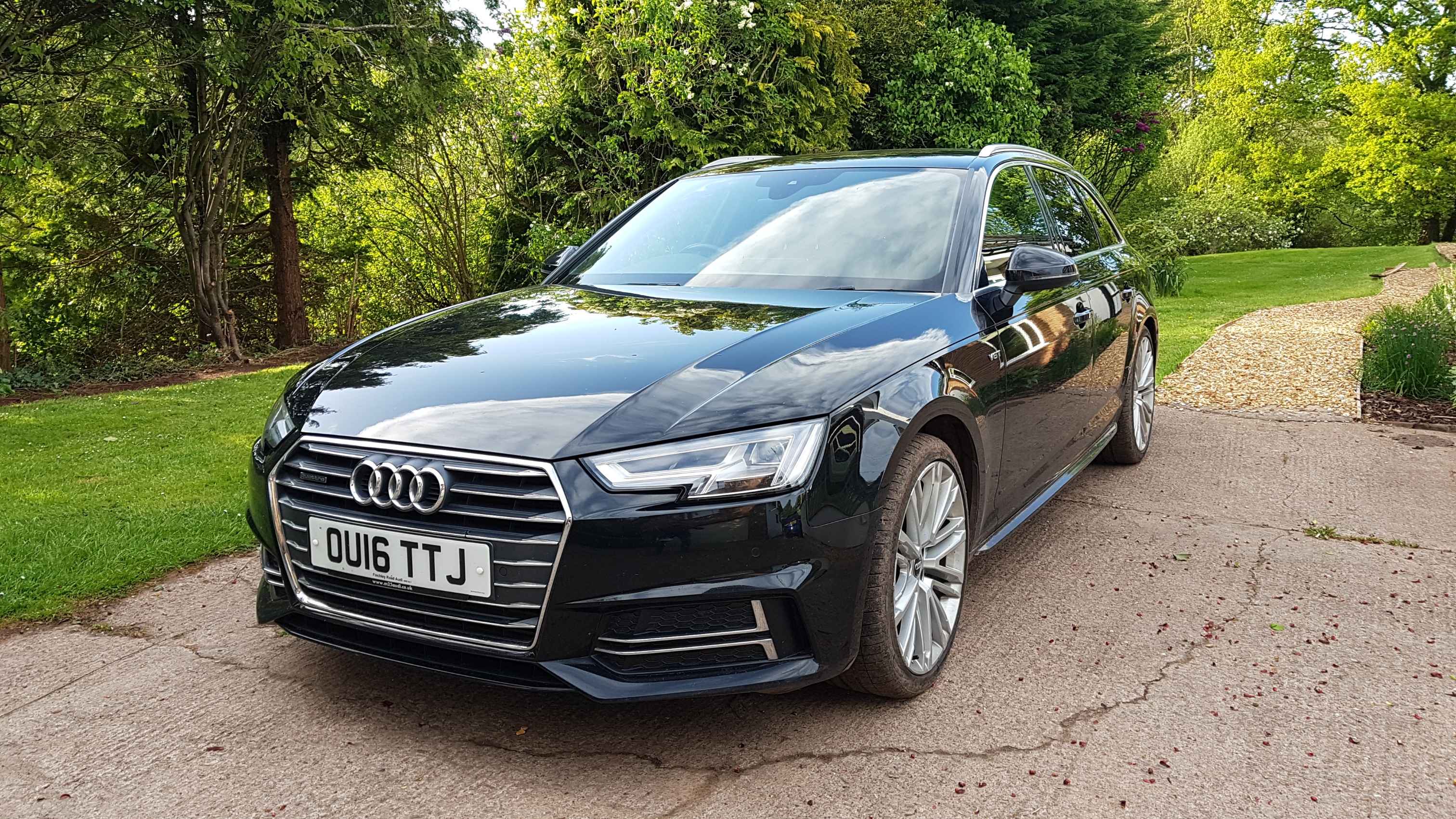 used car leasing in the UK image of car