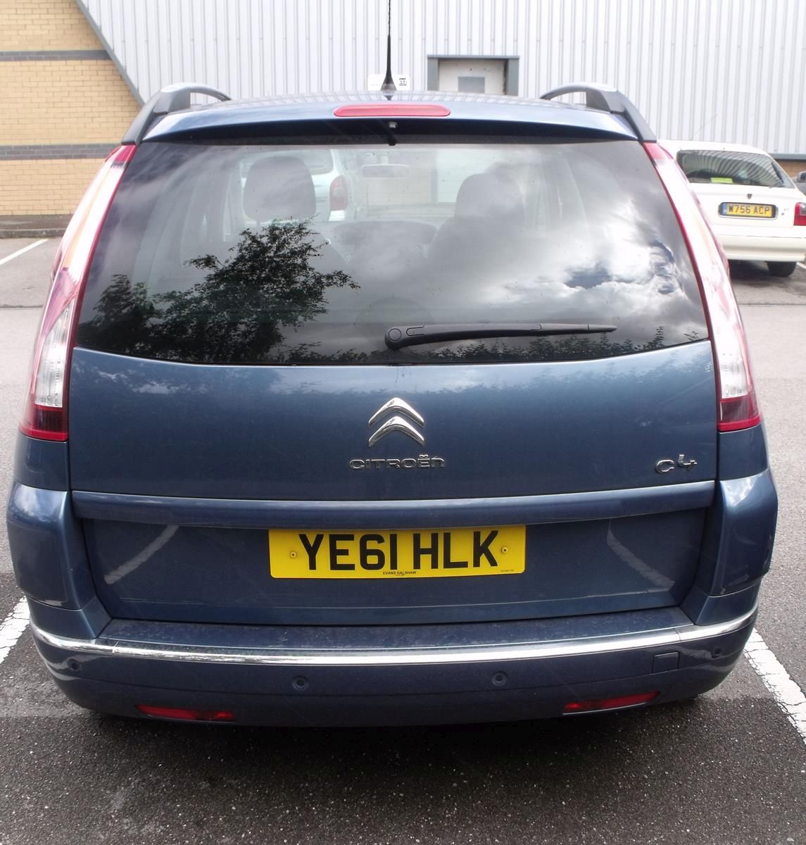 used car leasing in the UK image of car