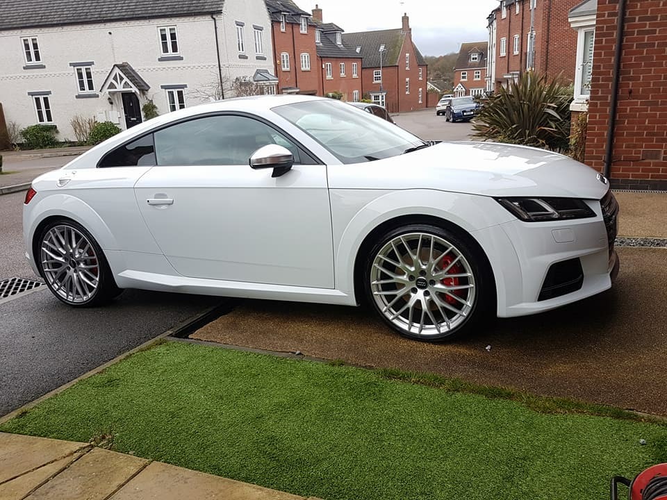 used car leasing in the UK image of car